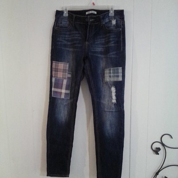 ZCO JEANS PATCHWORK DISTRESSED JEANS 11 - Picture 5 of 10